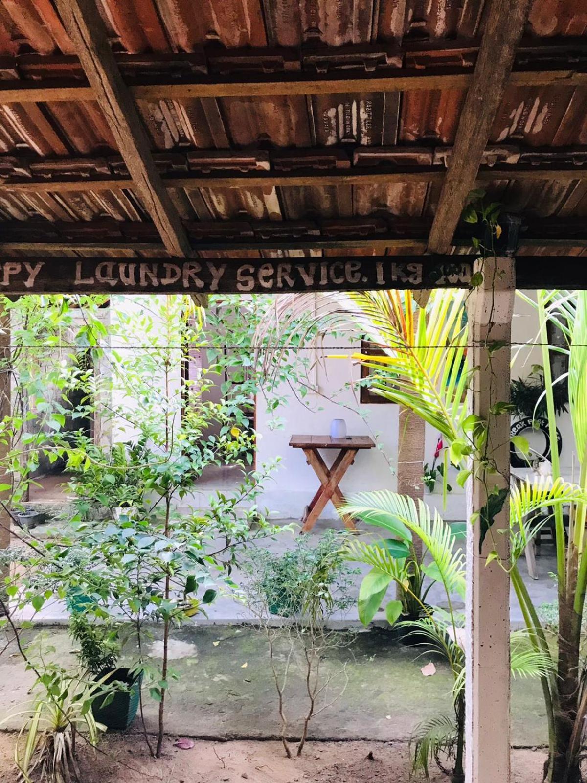 Walkers Hostel Trincomalee Exterior photo