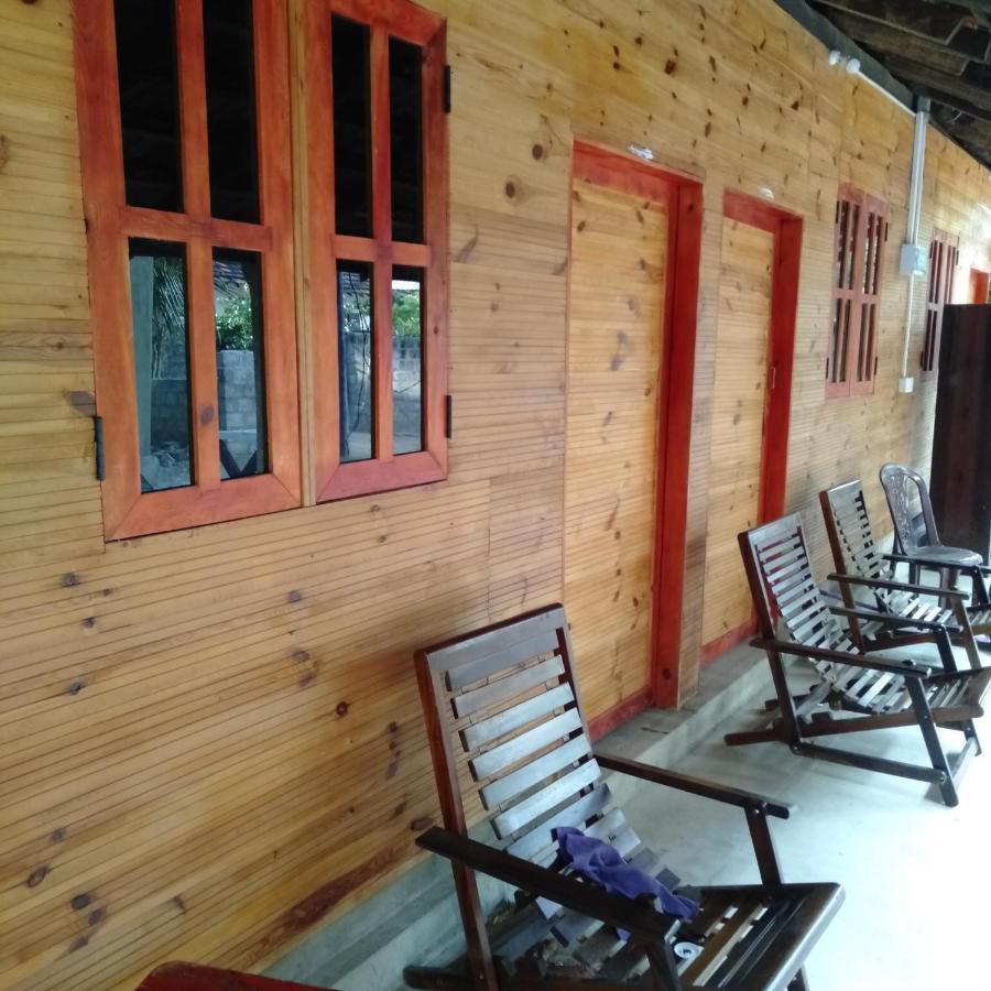 Walkers Hostel Trincomalee Exterior photo