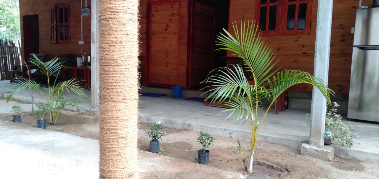 Walkers Hostel Trincomalee Exterior photo