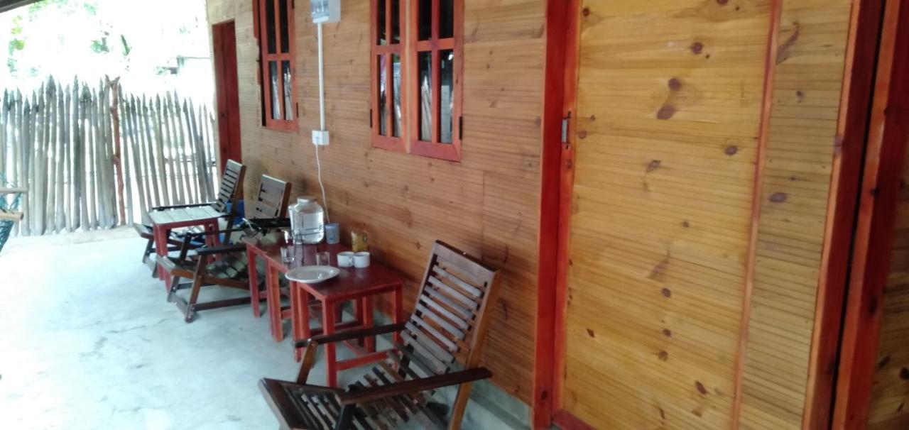 Walkers Hostel Trincomalee Exterior photo