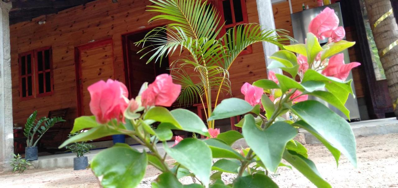 Walkers Hostel Trincomalee Exterior photo