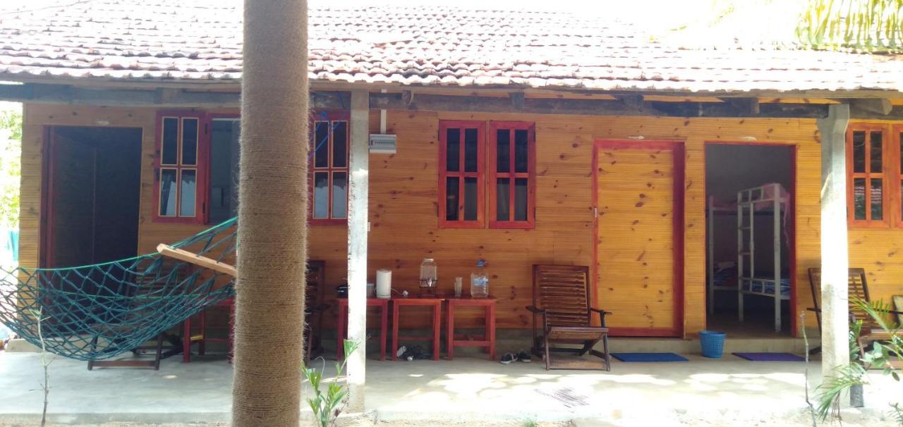 Walkers Hostel Trincomalee Exterior photo